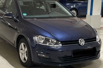 VW Golf 68.000 km 7.880 &euro; Germering bei München (7km westl. von München) 82110