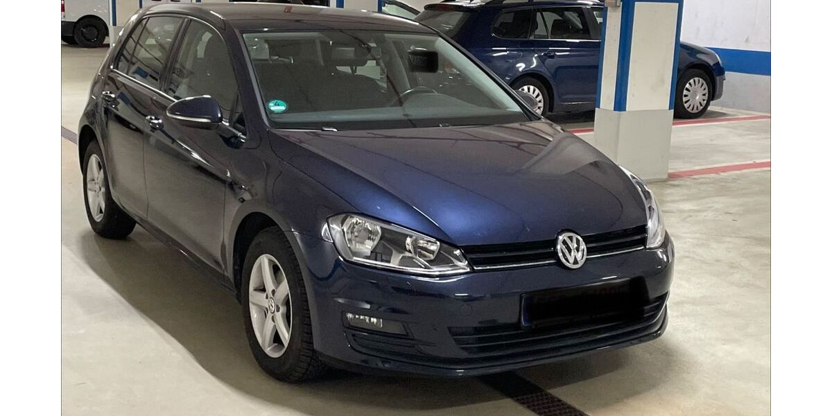 VW Golf 68.000 km 7.880 &euro; Germering bei München (7km westl. von München) 82110