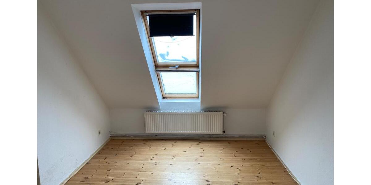 Dachgeschoßwohnung Dessau-Roßlau Brambach - 3 Zimmer, 66 m&sup2;, 360&euro; | Angebot:26649249