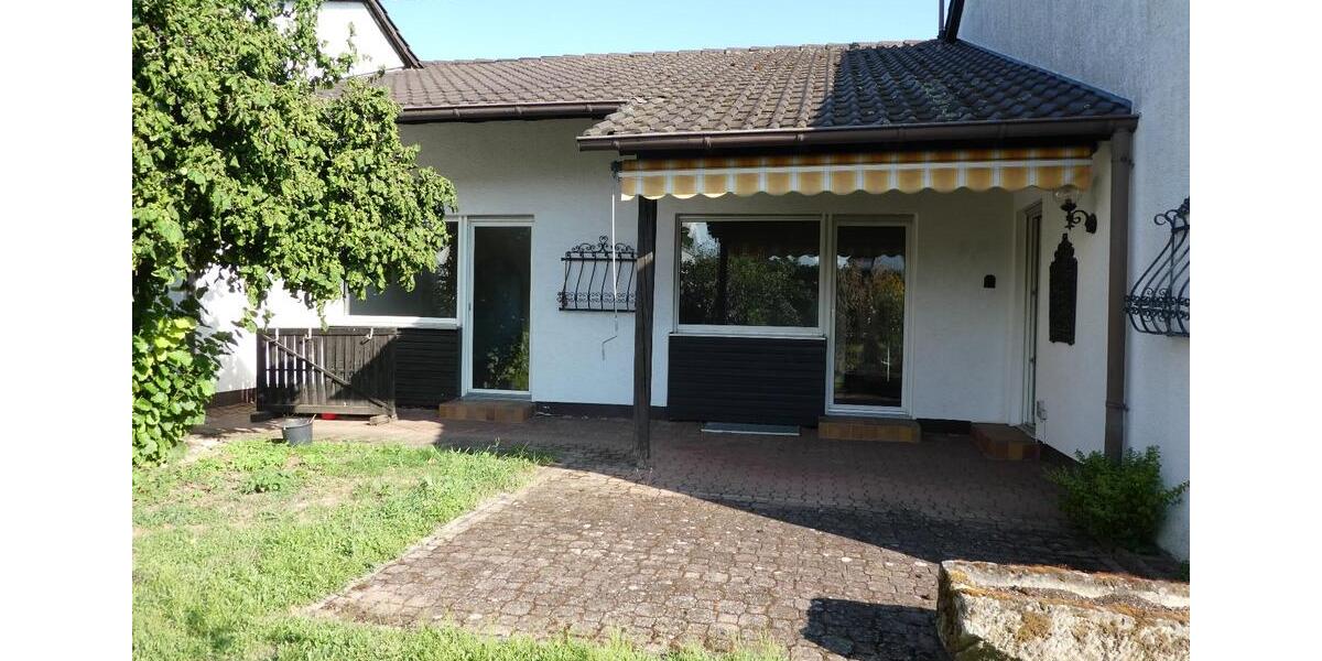 Reihenhaus Saarbrücken Brebach-Fechingen - 6 Zimmer, 195 m&sup2;, 349.000&euro; | Angebot:27166522