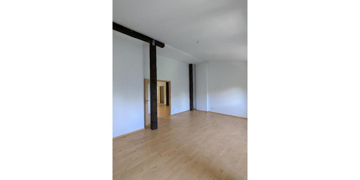 Dachgeschoßwohnung Chemnitz Altendorf - 5 Zimmer, 280 m&sup2;, 1.270&euro; | Angebot:25447488