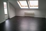 Moderne, helle 2.5-Zimmer-Wohnung mit Balkon (Dachgeschoss) 2 zimmer