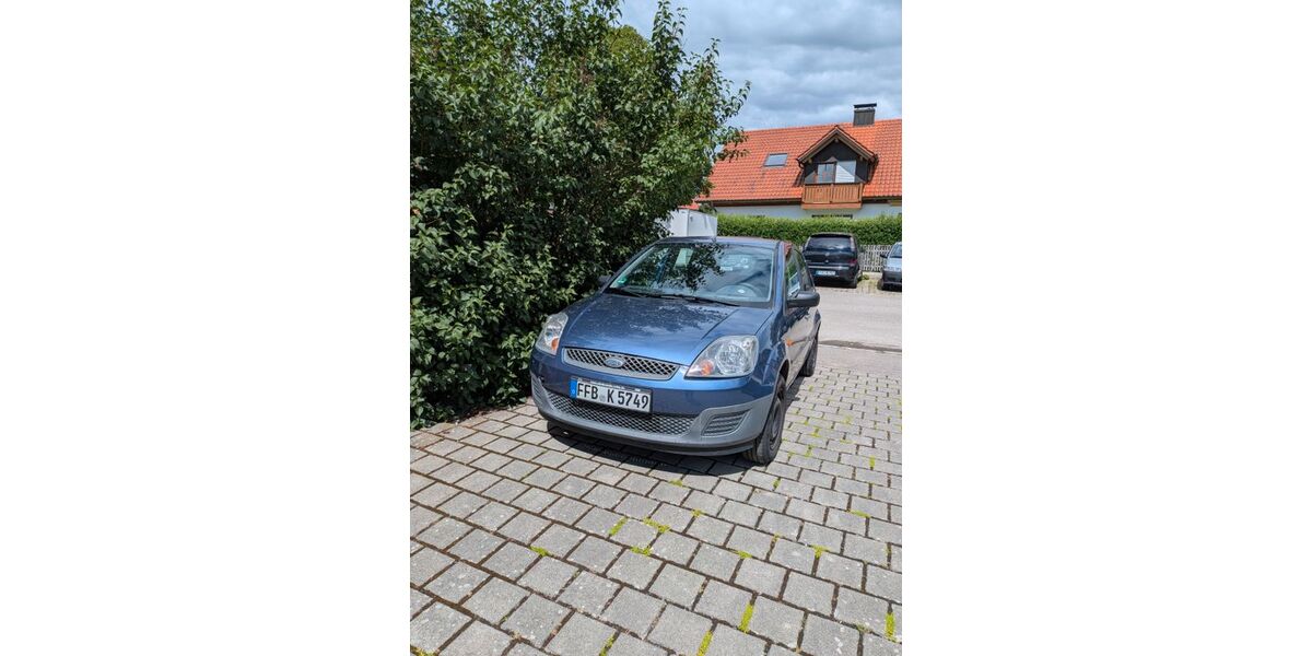 Ford Fiesta 234.000 km 800 &euro; Emmering 82275
