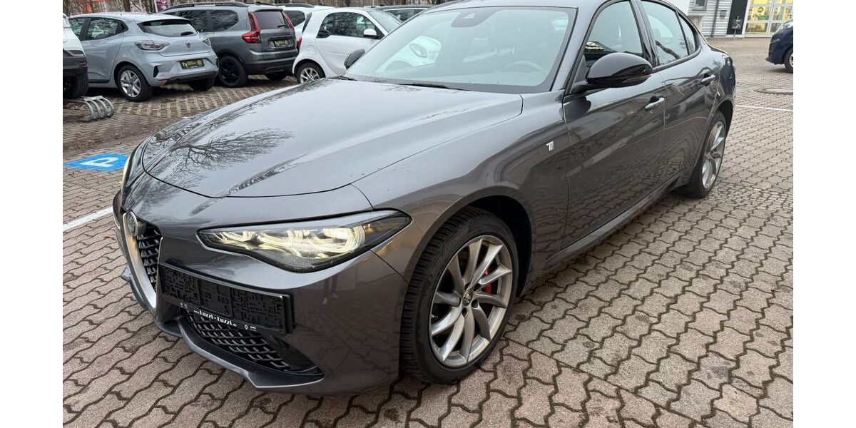 Alfa Romeo Giulia 36.018 km 32.990 &euro; München 81827