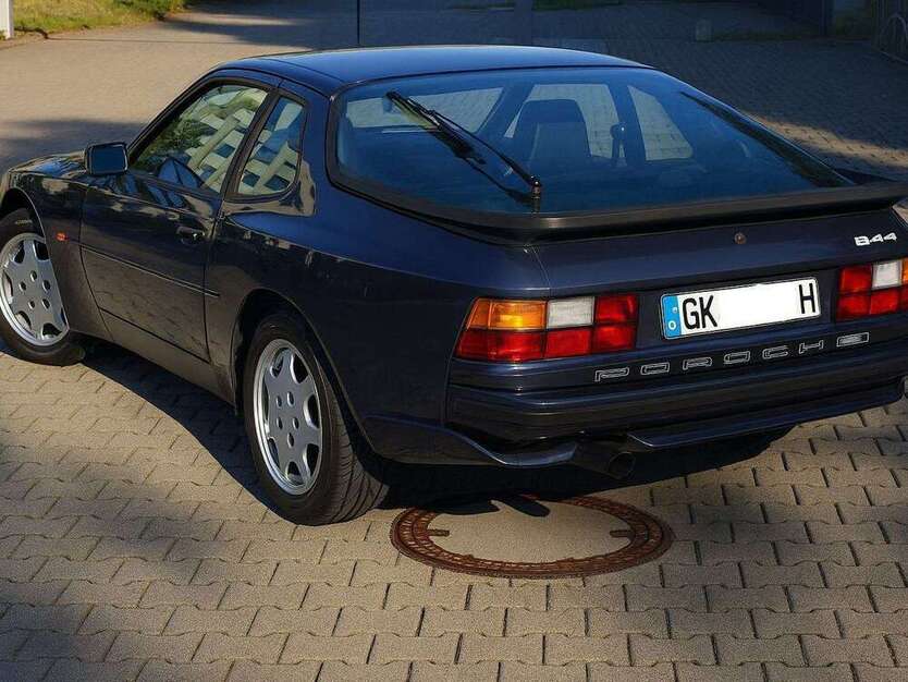 944