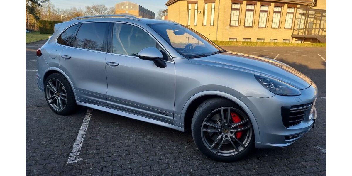 Porsche Cayenne 171.000 km 36.900 &euro; Bielefeld 33689