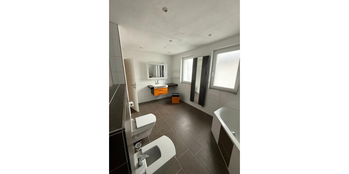 Einfamilienhaus Gütersloh - 5 Zimmer, 156 m&sup2;, 1.600&euro; | Angebot:25405558