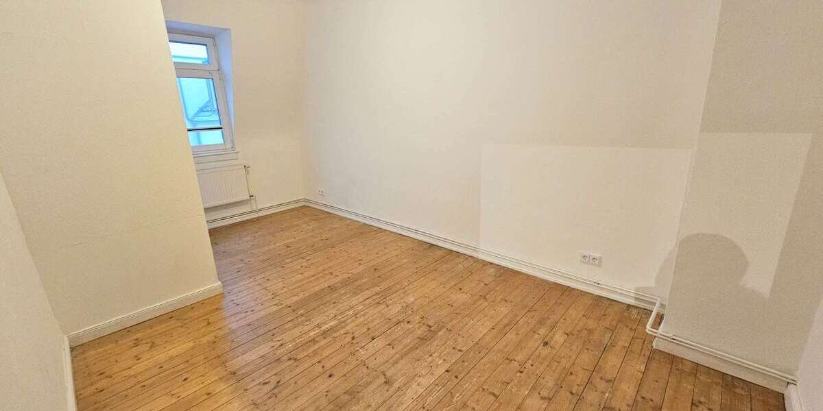 Etagenwohnung Gallusviertel Europaviertel - 3 Zimmer, 12 m&sup2;, 555&euro; | Angebot:26345841