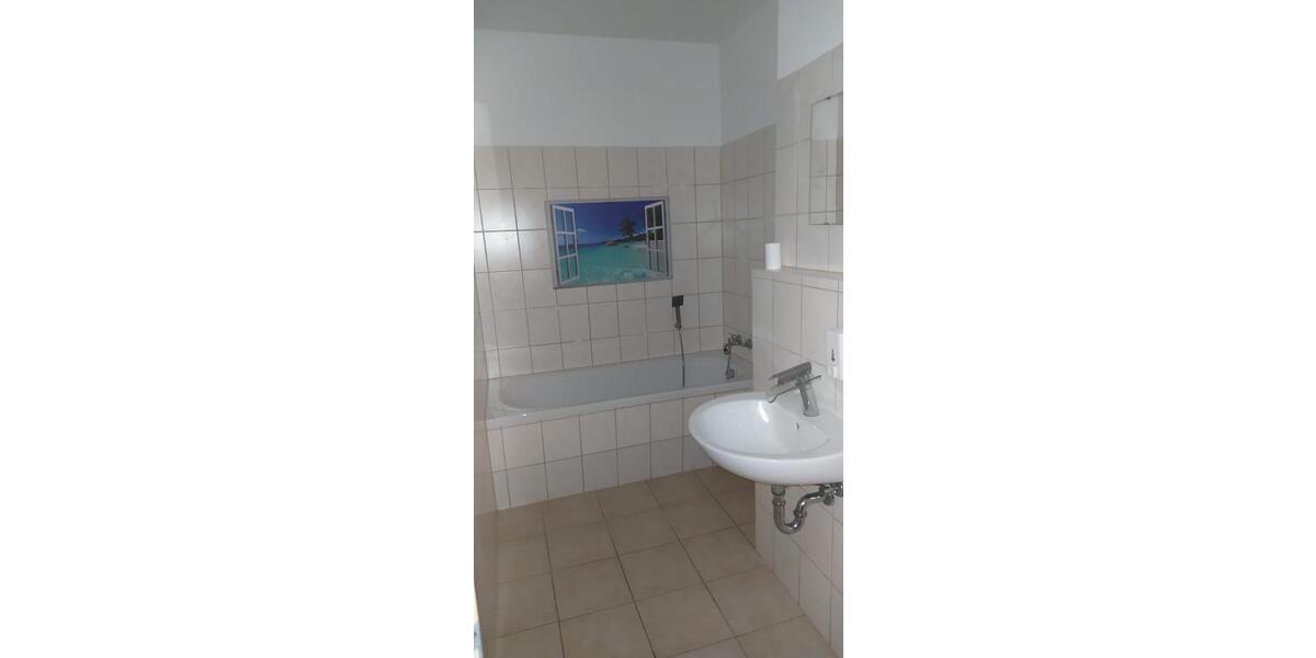 Erdgeschoßwohnung Gera Alt-Taubenpreskeln - 4 Zimmer, 105 m&sup2;, 600&euro; | Angebot:25959372