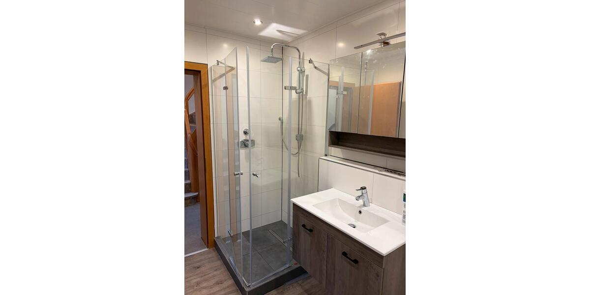 Etagenwohnung Neunkirchen - 5 Zimmer, 125 m&sup2;, 1.000&euro; | Angebot:24973727