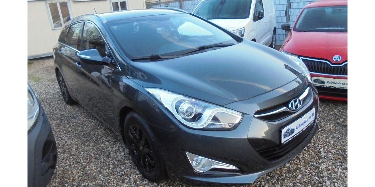 Hyundai i40 135.000 km 8.999 &euro; Duisburg 47249