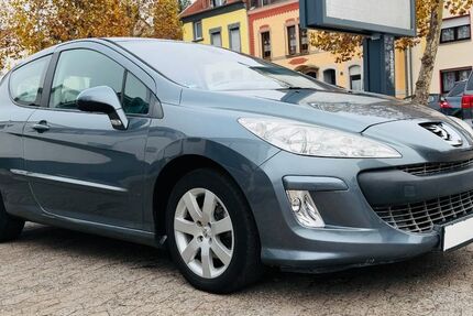 Peugeot 308 73.000 km 4.200 &euro; Saarbrücken 66115