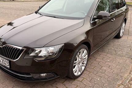 Skoda Superb 215.000 km 7.600 &euro; Wolfsburg 38442