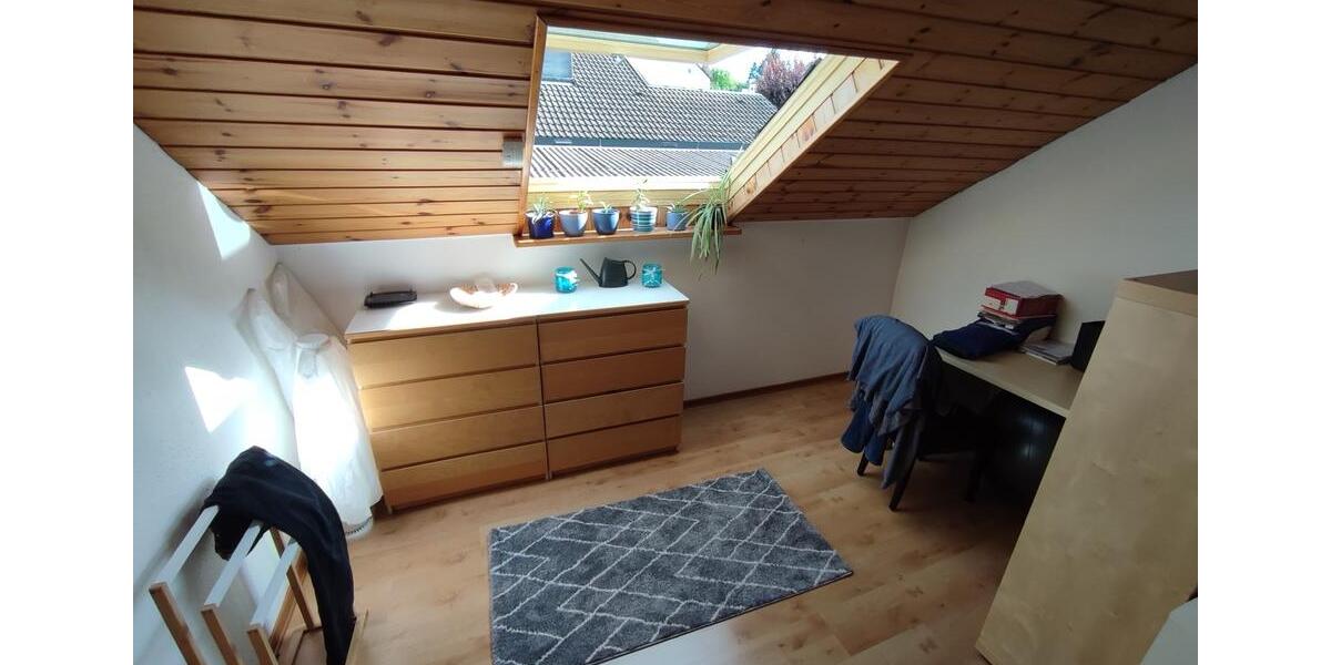 Dachgeschoßwohnung Burgau - 2 Zimmer, 88 m&sup2;, 990&euro; | Angebot:25456464