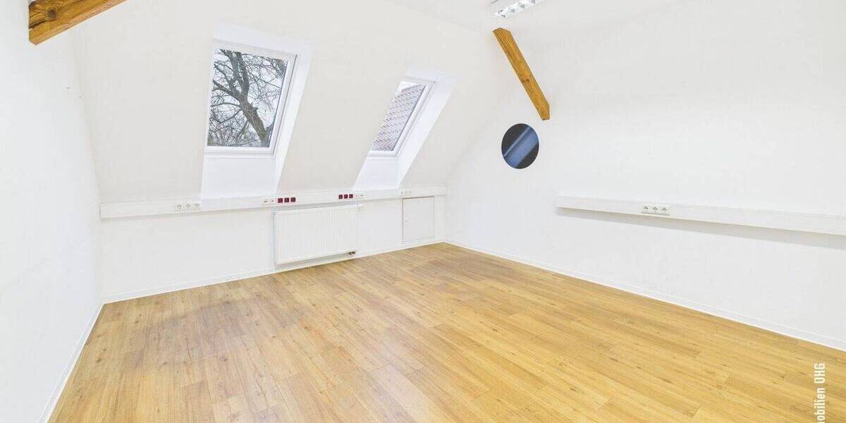 Gewerbeobjekt Stade Barge - 3 Zimmer, 569 m&sup2;, 1.800.000&euro; | Angebot:26378079