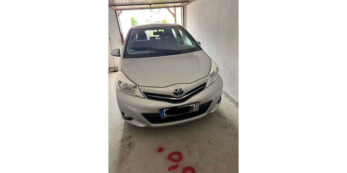 Toyota Yaris 10.633 km 9.770 &euro; Petersberg-Böckels 36100
