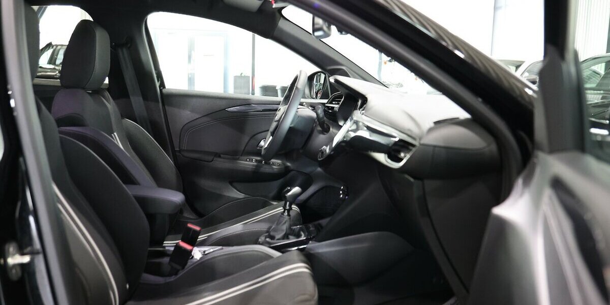 Opel Corsa F 1.2 T GS-SPORT TECH ALL-BLACK / MATRIX / 25.000 km 18.400 &euro; Hamm 59077