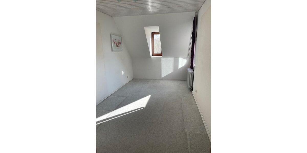 Etagenwohnung Oberboihingen - 6 Zimmer, 125 m&sup2;, 1.500&euro; | Angebot:26346927