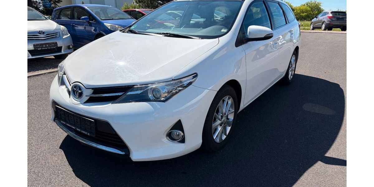 Toyota Auris Touring Sports 244.190 km 4.900 &euro; Apolda 99510
