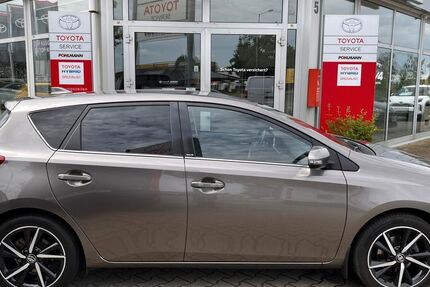 Toyota Auris 70.650 km 13.630 &euro; Zeithain 01619