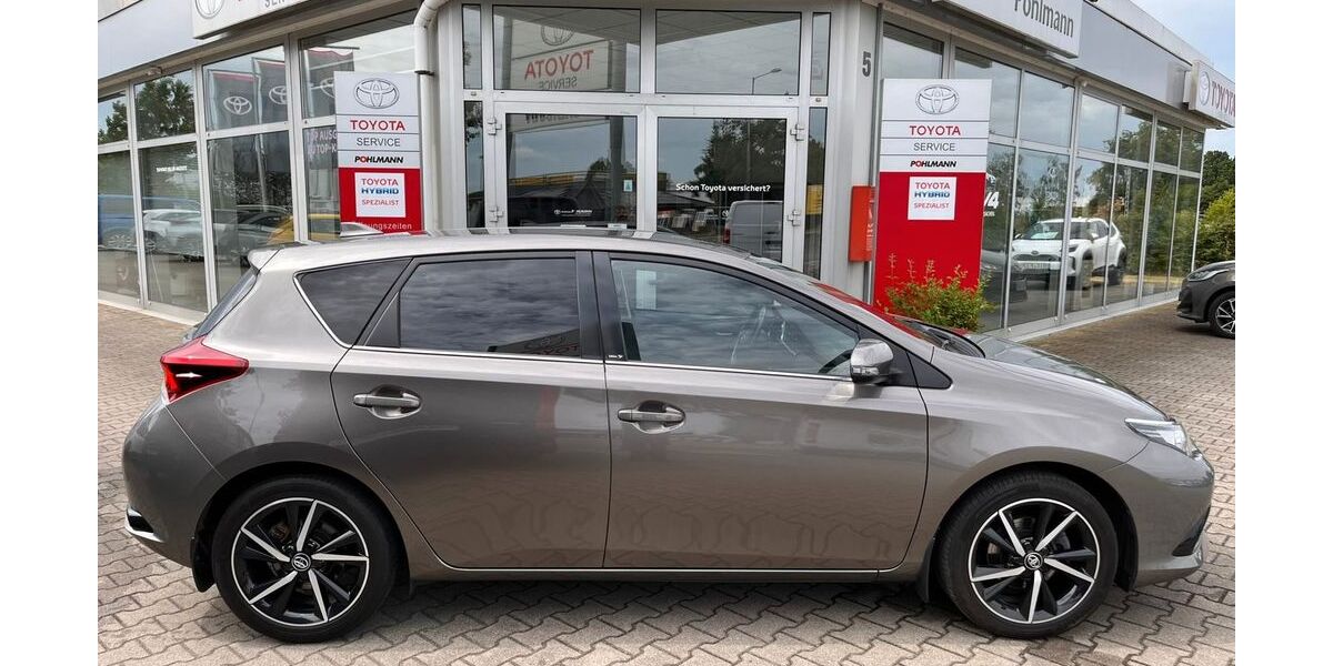 Toyota Auris 70.650 km 13.630 &euro; Zeithain 01619