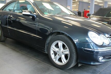 Mercedes CLK 320 3.2 Coupe Avantgarde - 1.HAND -