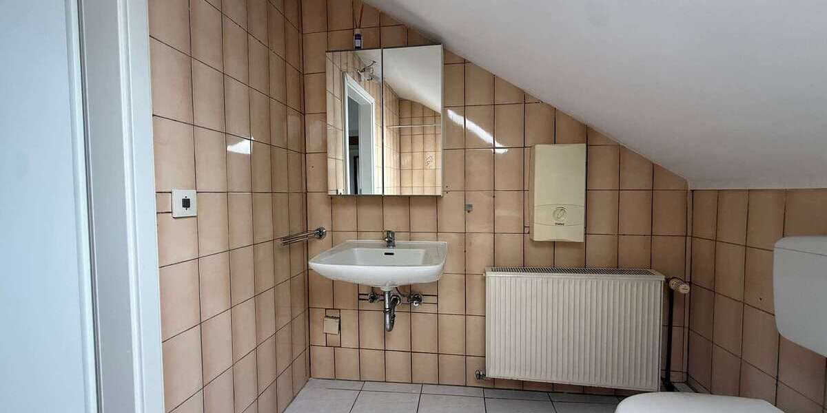 Gemütliche 3-Zimmer-Dachgeschosswohnung mit ca. 72 m² in Friedrichsthal-Bildstock - 3- Friedrichsthal | Angebot:27007927