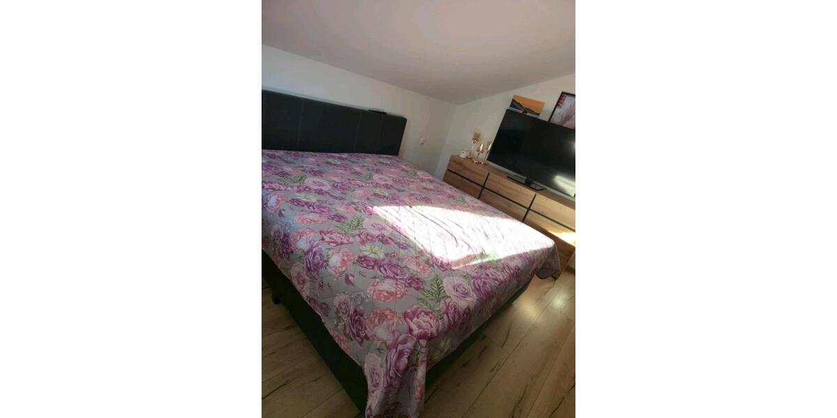 Dachgeschoßwohnung Wallersdorf - 3 Zimmer, 90 m&sup2;, 850&euro; | Angebot:25759676