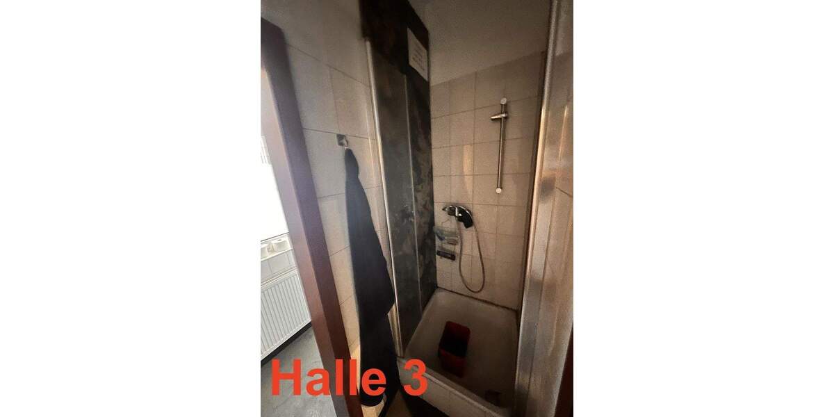 2 Gewerbehallen mit Büro- und Sozialflächen in verkehrsgünstiger Lage zimmer