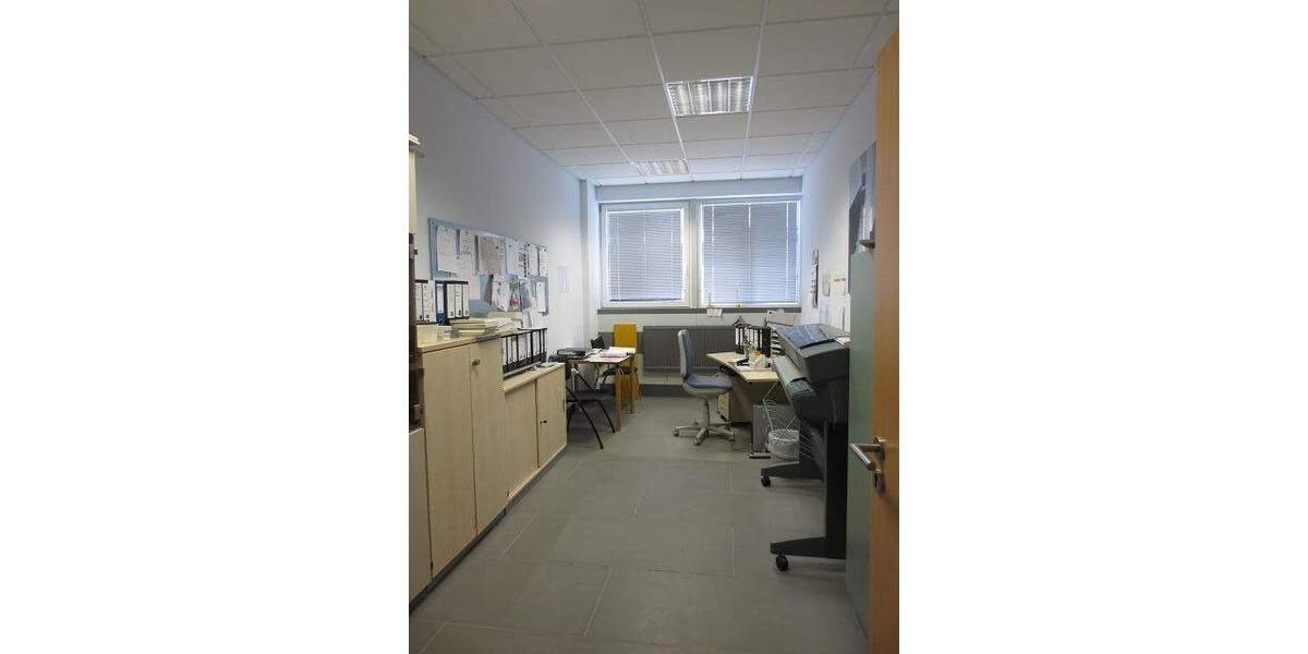 Voll ausgestattete Lager- und Produnktionshalle in Großenhain, unweit der A13! zimmer