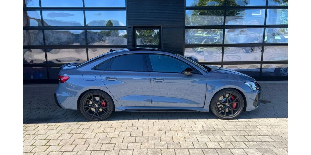 Audi RS3 2.500 km 72.200 &euro; Woringen 87789