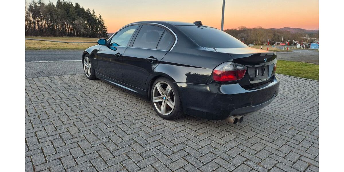 BMW 330 221.901 km 5.000 &euro; Meuspath 53520