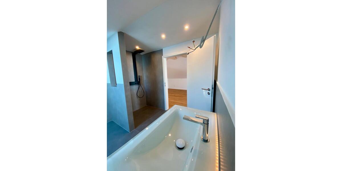 Einfamilienhaus Marktbreit - 9 Zimmer, 275 m&sup2;, 888.000&euro; | Angebot:27084165