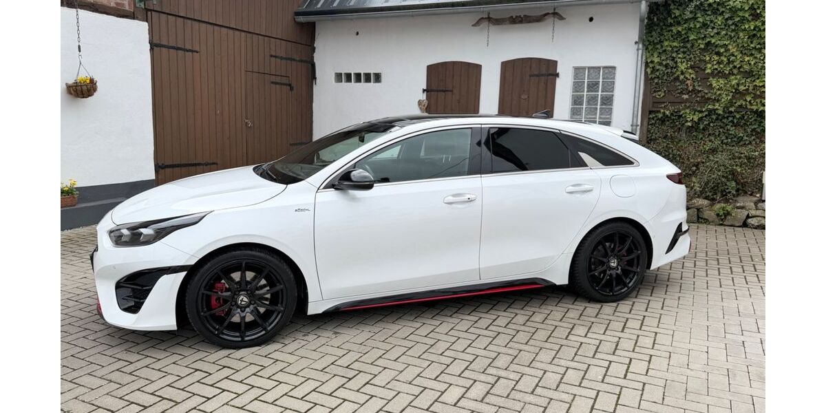 Kia pro ceed / ProCeed 92.000 km 20.800 &euro; Bad Breisig 53498