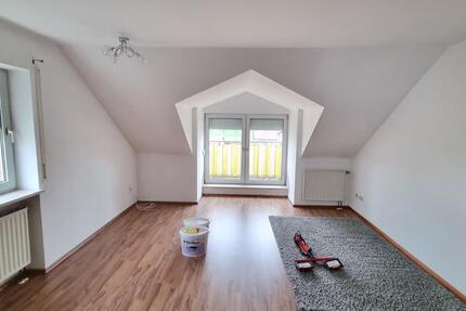 Schöne 2-Zimmer Dachgeschosswohnung 57qm mit Garagenstellplatz 2 zimmer