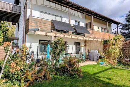 Geräumige Doppelhaushälfte mit großen Garten und ruhiger Lage 6 zimmer