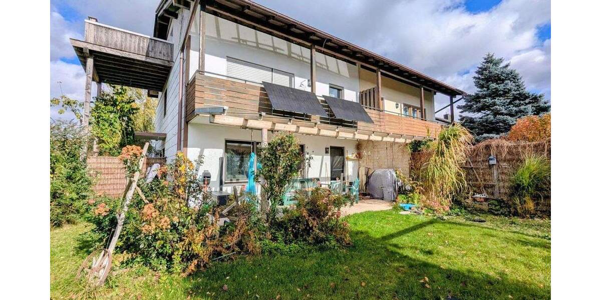 Geräumige Doppelhaushälfte mit großen Garten und ruhiger Lage 6 zimmer