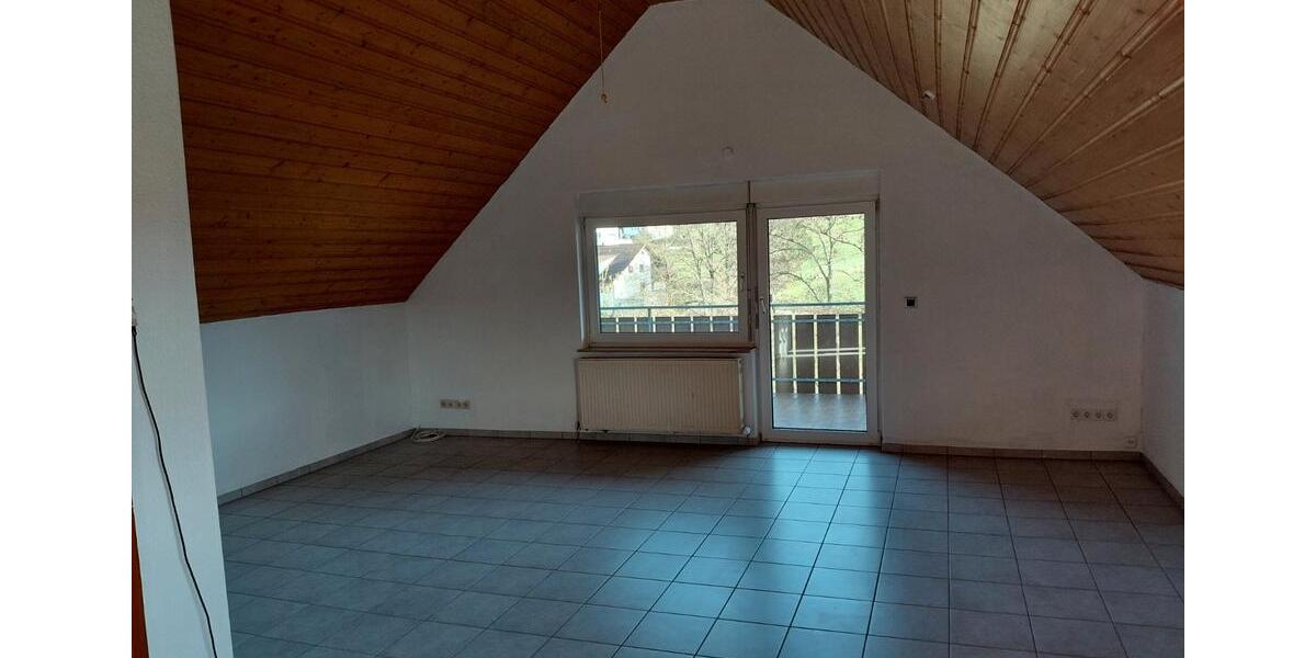 Dachgeschoßwohnung Aalen Dewangen - 2.5 Zimmer, 71 m&sup2;, 568&euro; | Angebot:26181769