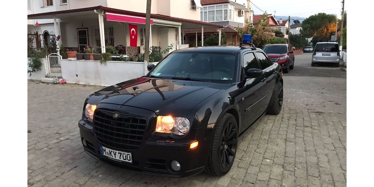 Chrysler 300C 306.900 km 11.990 &euro; München 80687