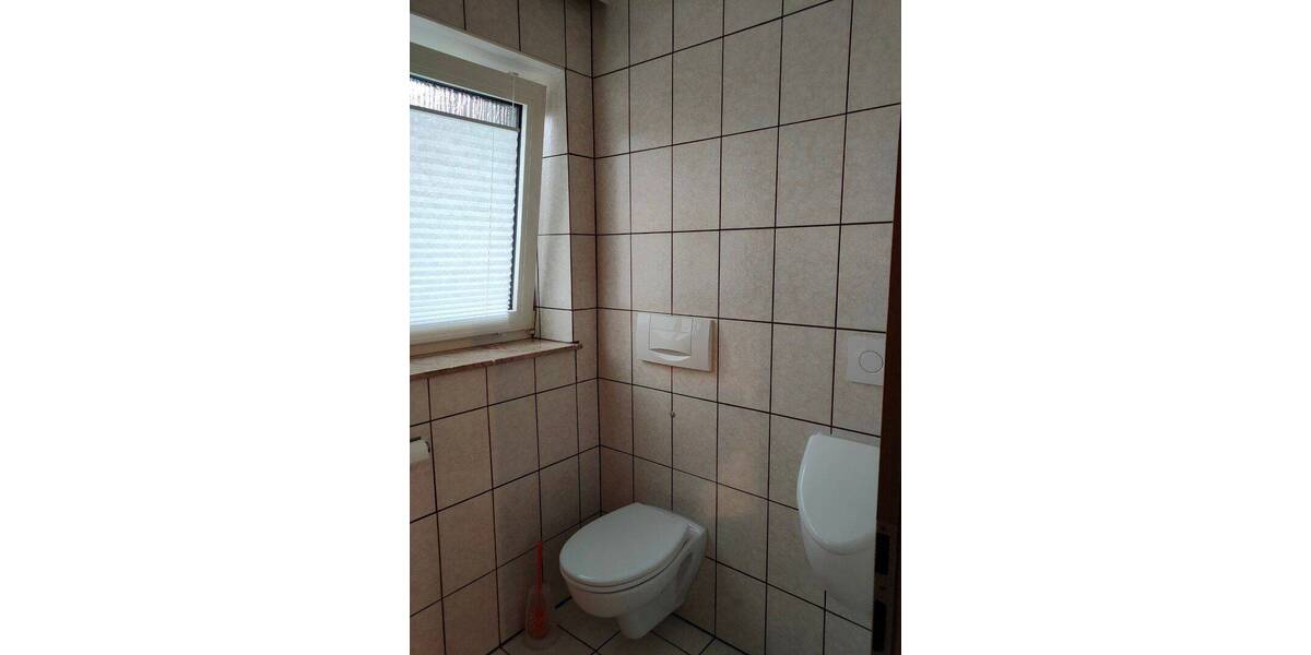 Etagenwohnung Holzheim - 5 Zimmer, 120 m&sup2;, 1.350&euro; | Angebot:26840382