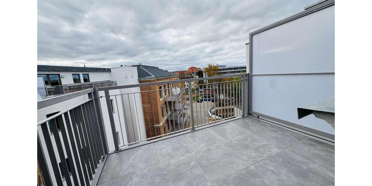 Dachgeschoßwohnung Zwickau - 3 Zimmer, 127 m&sup2;, 1.019&euro; | Angebot:25988403