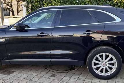 Jaguar F-Pace 180.000 km 14.490 &euro; Eitting 85462