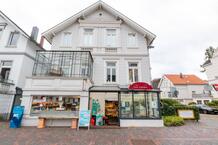 Attraktive Gewerbefläche mit Schaufenster und Sichtlage in einem Wohn- und Geschäftshaus