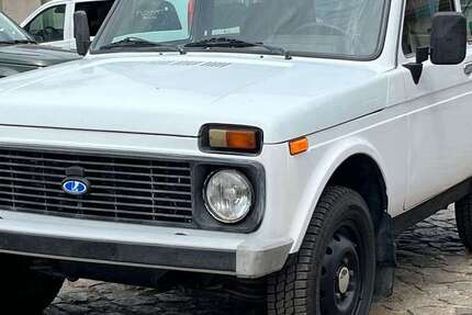 Lada Niva 86.000 km 4.555 € Torgau 04860