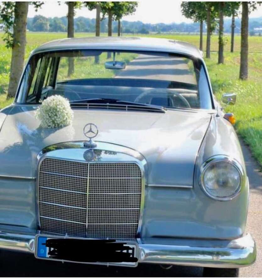 Mercedes-Benz 190 70.000 km 9.900 € Duisburg 47169
