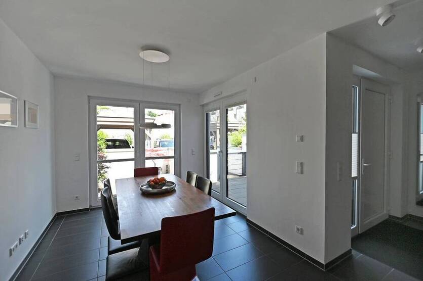 Simply Perfect :) Exklusiv ausgestattetes Townhouse mit Garten & Carport in Kettwig