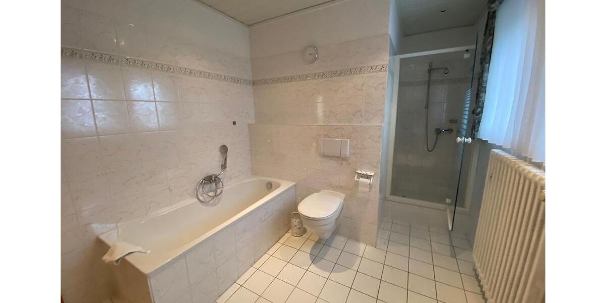Einfamilienhaus Korbach - 4 Zimmer, 156 m&sup2;, 1.550&euro; | Angebot:25901038