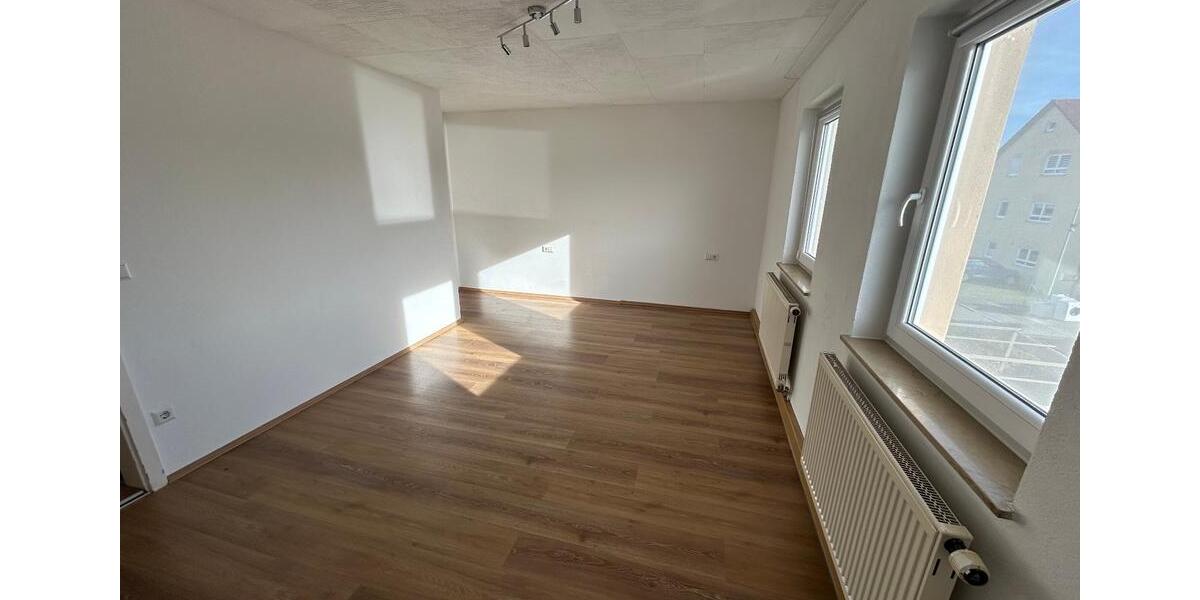 EINFAMILIENHAUS mit GARTEN und Garage zu vermieten 3 zimmer