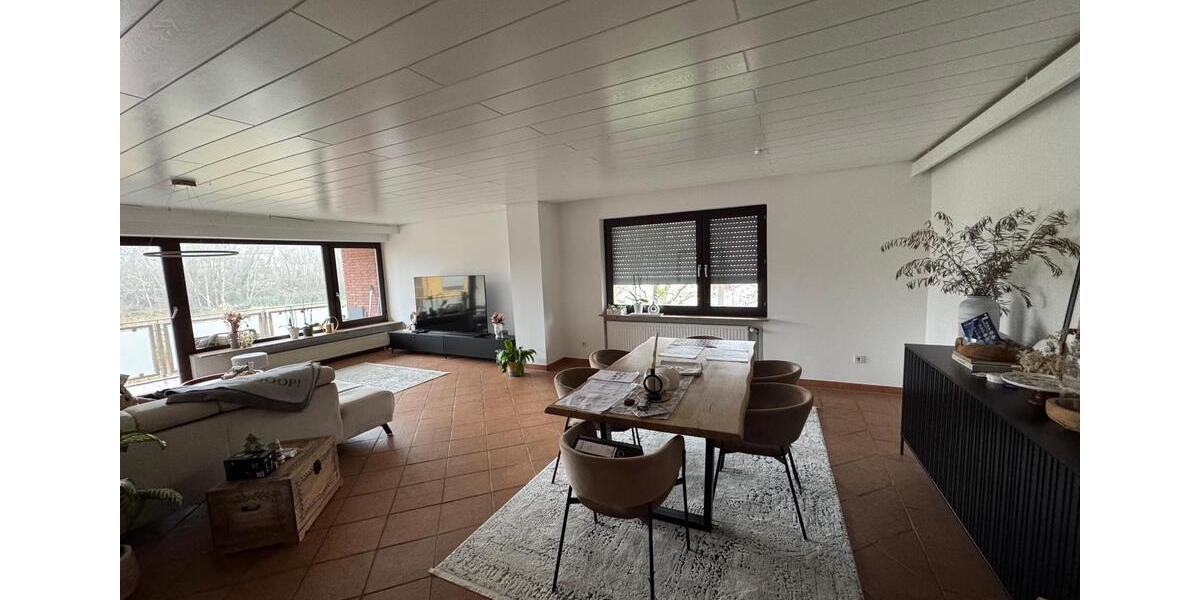 Erdgeschoßwohnung Schwalbach - 3 Zimmer, 113 m&sup2;, 900&euro; | Angebot:25436100