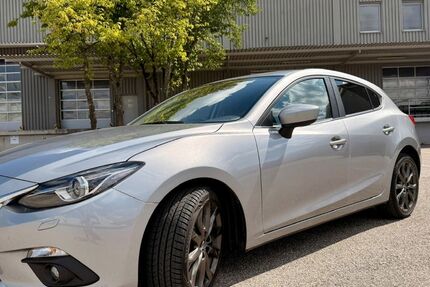 Mazda 3 61.500 km 13.500 &euro; München 80939